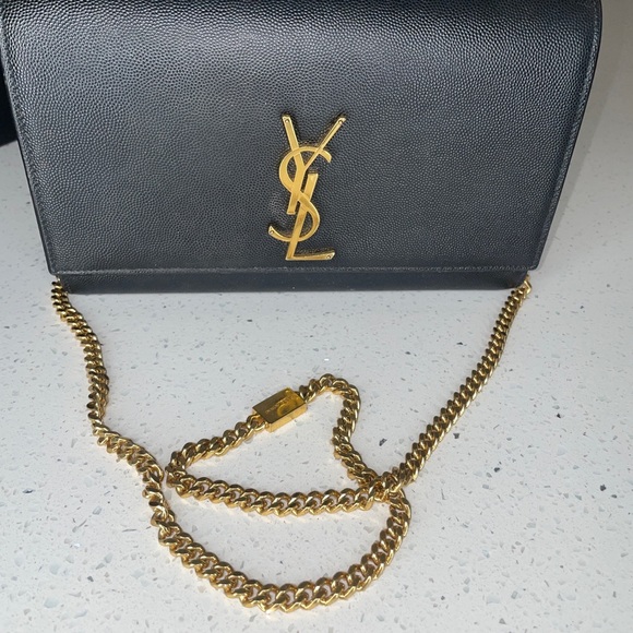 Kate medium leather crossbody bag - Picture 5 of 12